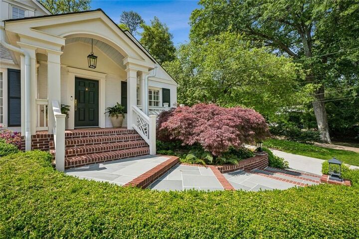 Property Photo:  860 Wellesley Drive NW  GA 30305 