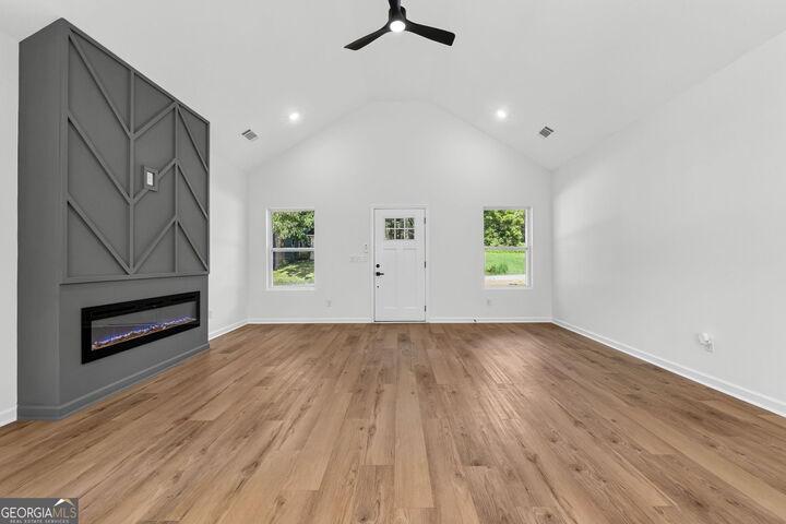 Property Photo:  4 N Annie St  GA 30263 