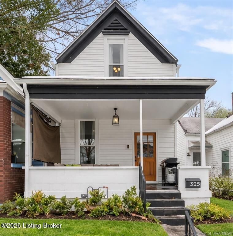 Property Photo:  325 E 14th St  IN 47150 