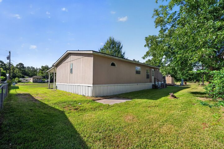 Property Photo:  113 Butternut  TX 77351 