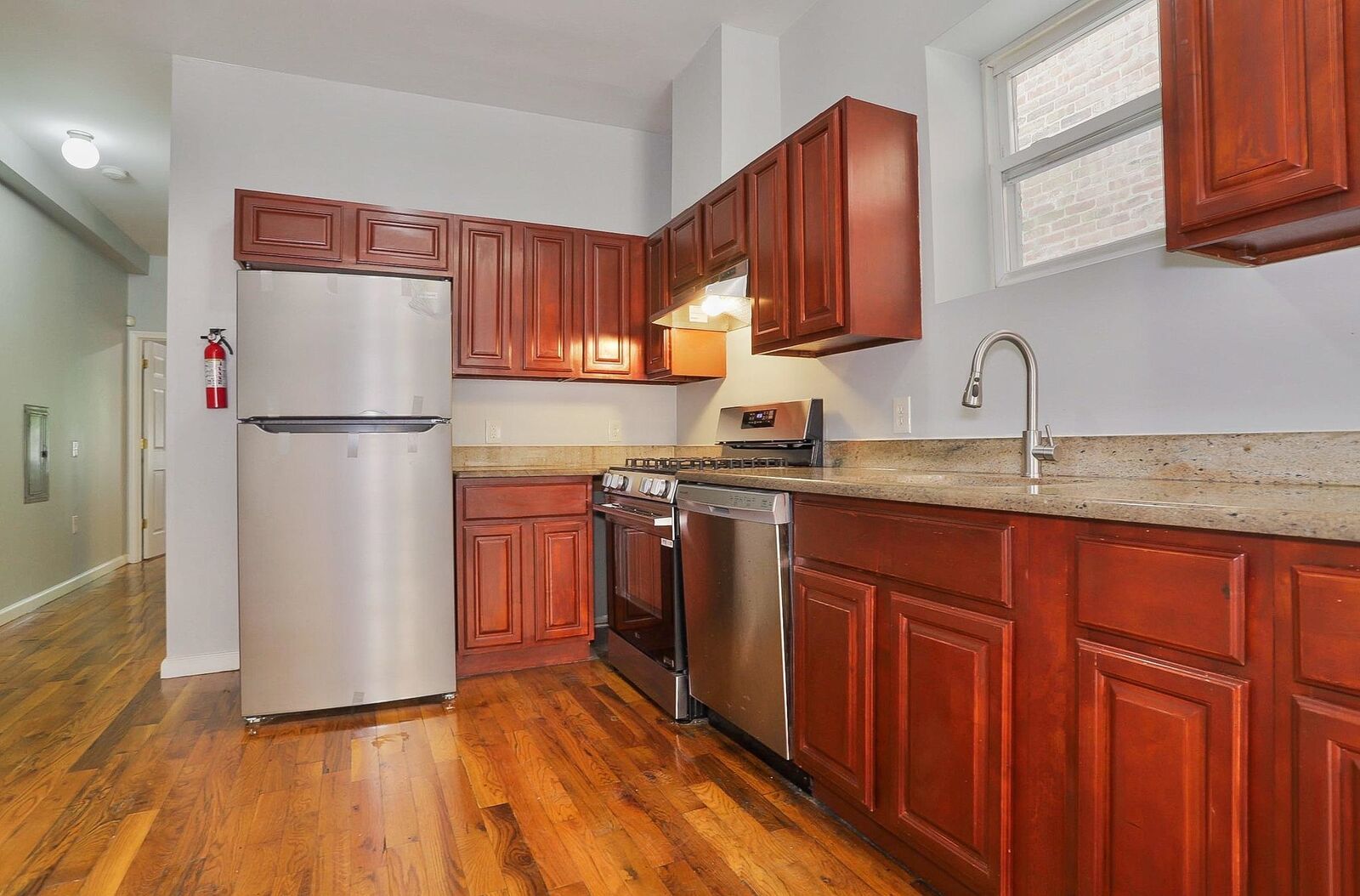 Property Photo:  236 Van Horne St 1B  NJ 07304 