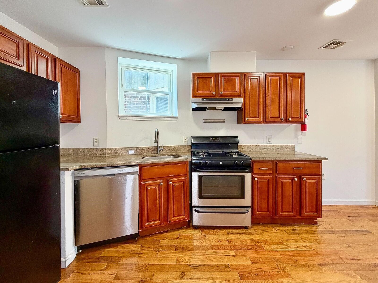 Property Photo:  236 Van Horne St 3B  NJ 07304 