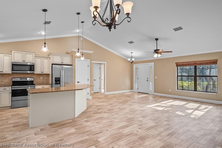 Property Photo:  4423 Medina Way  FL 33875 