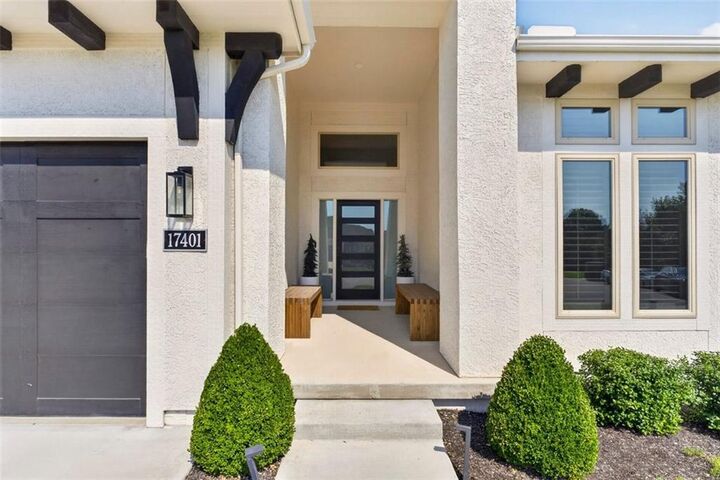 Property Photo:  17401 Oakshire Street  KS 66221 