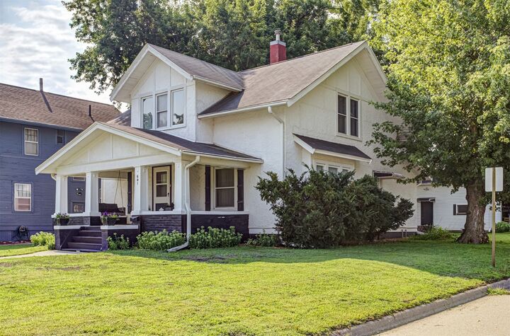 Property Photo:  601 Willis Avenue  IA 50220 