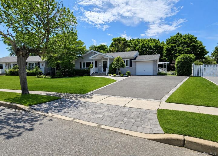 Property Photo:  8 Starlight Drive  NY 11725 