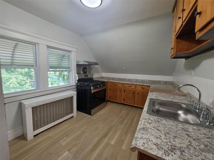 Property Photo: 81 Waring Place 3 NY 10703
