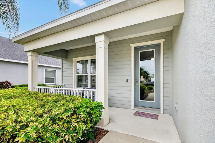 Property Photo:  7428 Ridgelake Circle  FL 34203 
