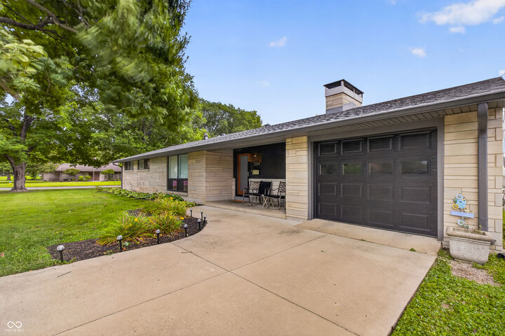 Property Photo: 2594 Franklin Street IN 47201