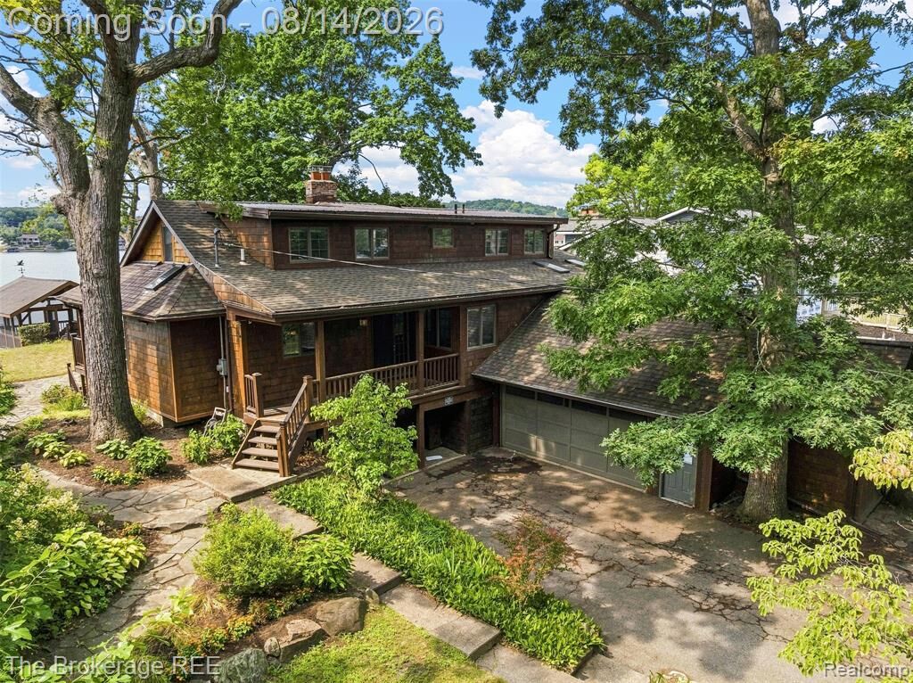 Property Photo:  3845 Dorothy Lane  MI 48329 1112 