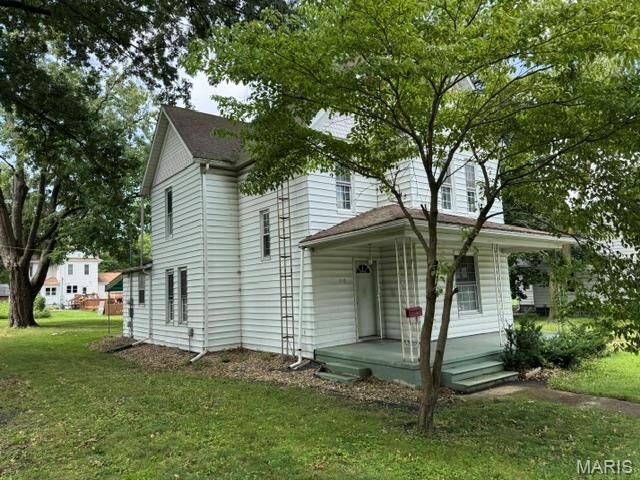 Property Photo:  210 S Elm Street  IL 62075 