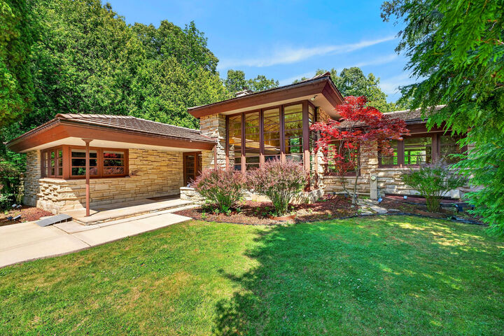 Property Photo: 7030 N Lake Dr WI 53217