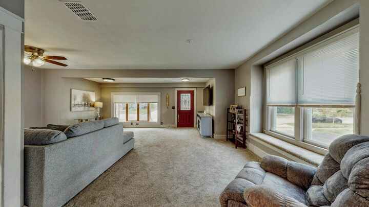 Property Photo: 713 Charles St WI 53538