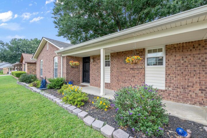 Property Photo:  7052 Dawnhill Rd  TN 38135 