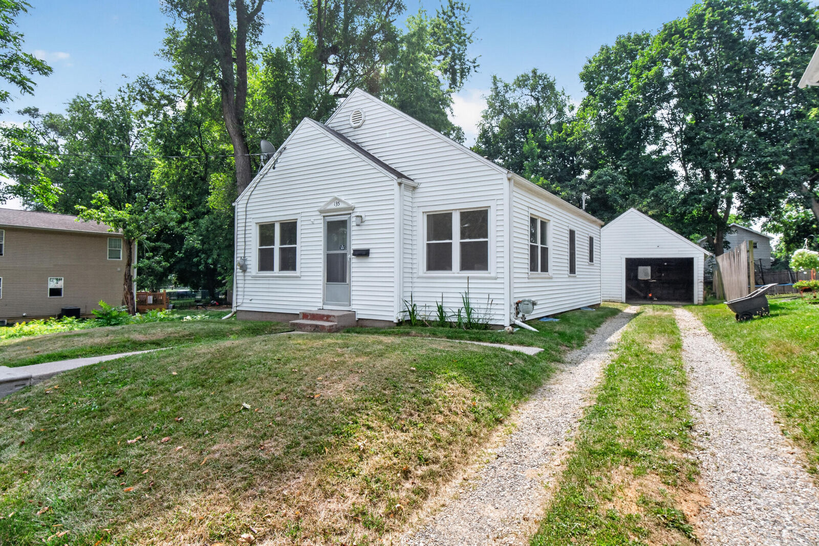 Property Photo: 135 E Mansion MI 49203