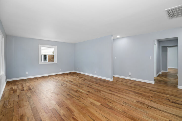 Property Photo: 654 W River Street IL 60914