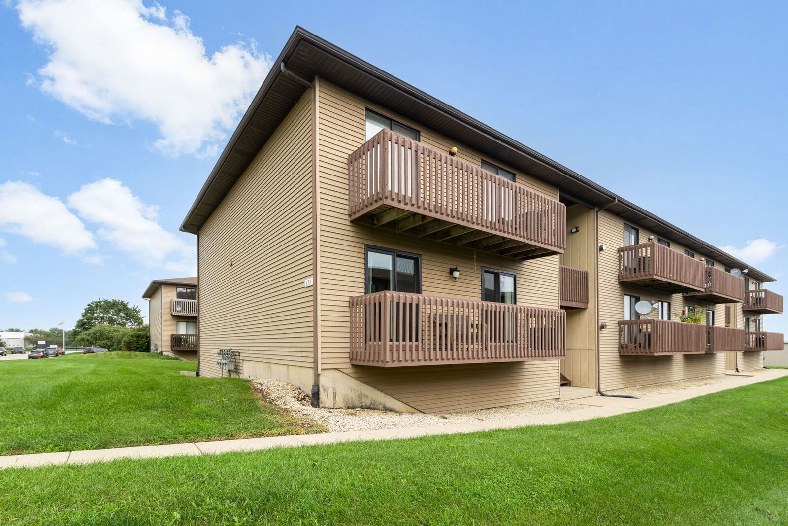 Property Photo: 695 Dean Drive G IL 60177