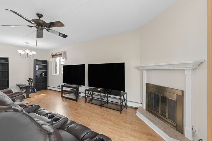 Property Photo:  5330 Waterbury Drive 1603  IL 60418 