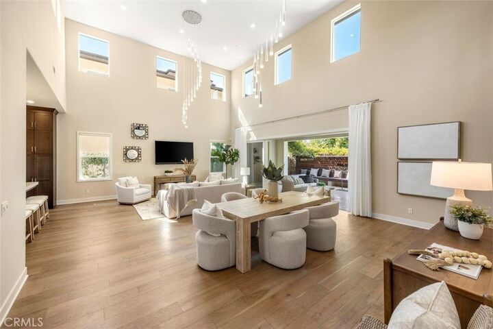 Property Photo: 88 Iluna CA 92618