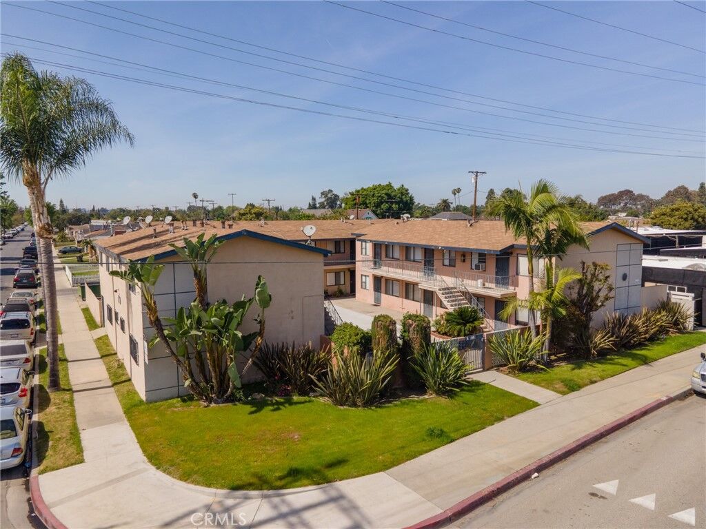 Property Photo:  5503 5511 Cherry Avenue  CA 90805 