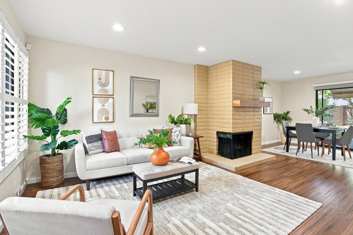 Property Photo: 29 Adelphi Court CA 95825