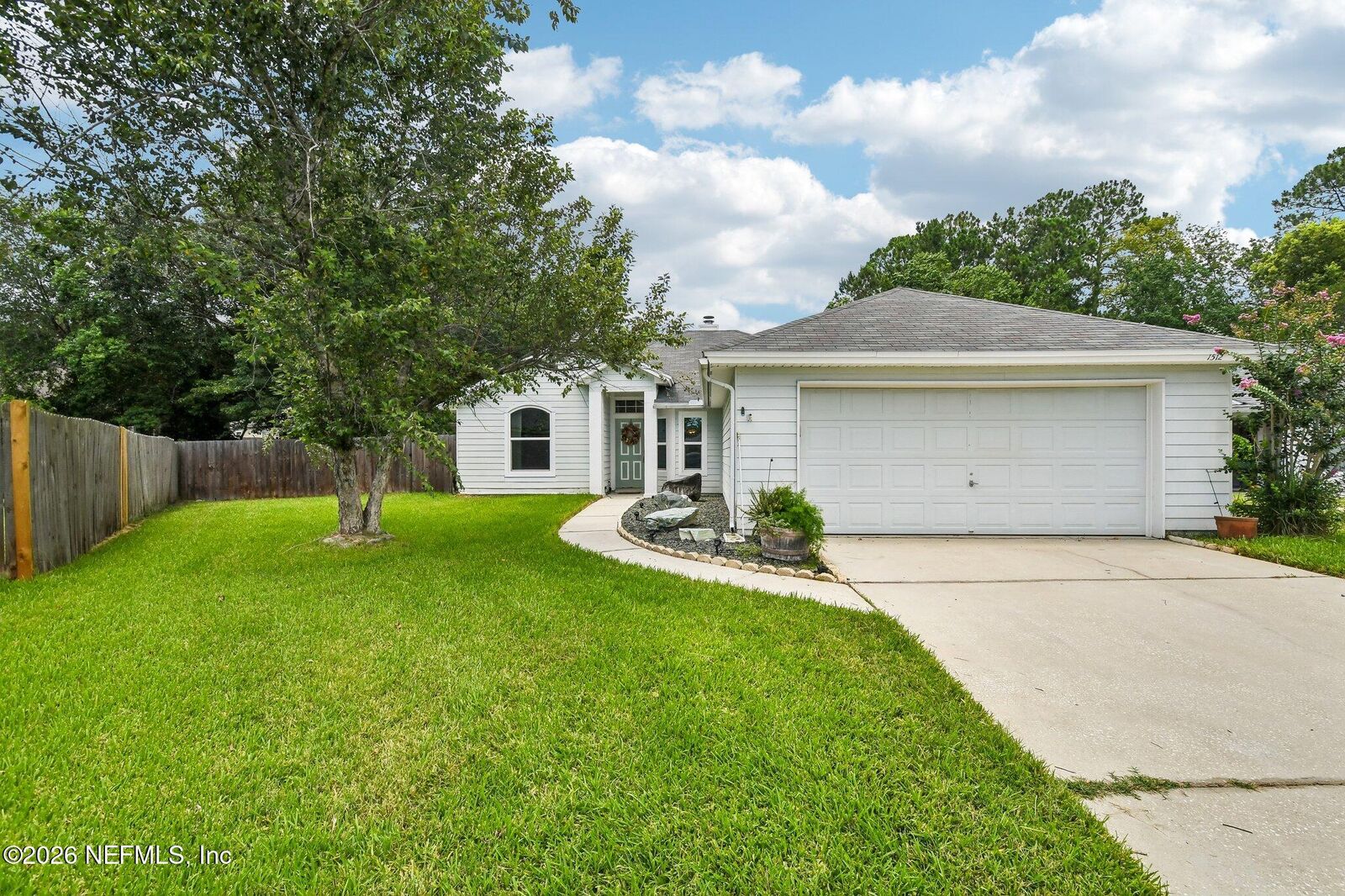 Property Photo: 1512 Irishwood Court FL 32068