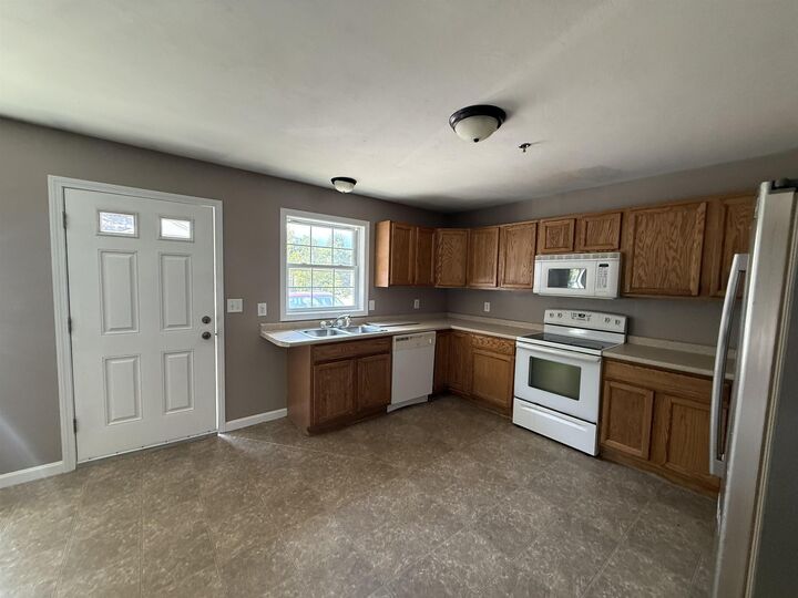 Property Photo:  295 Mechanic Street  NH 03246 