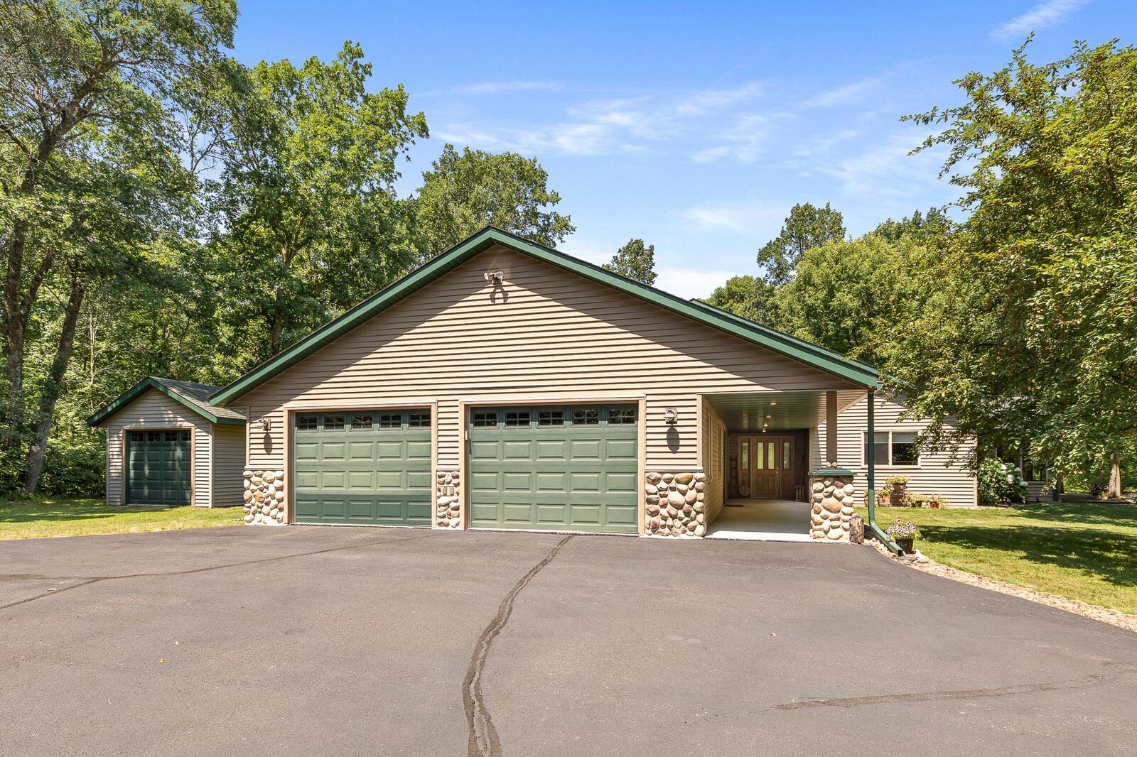 Property Photo: 9809 Ravenswood Road MN 56401