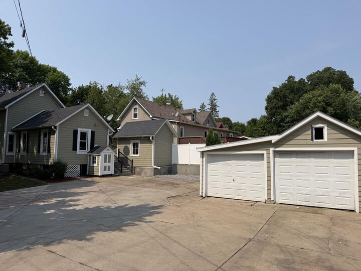 Property Photo: 933 Ramsey Street MN 55033