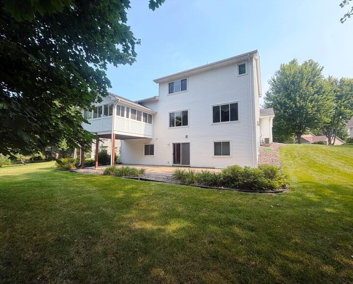 Property Photo: 847 Vista Circle MN 55328
