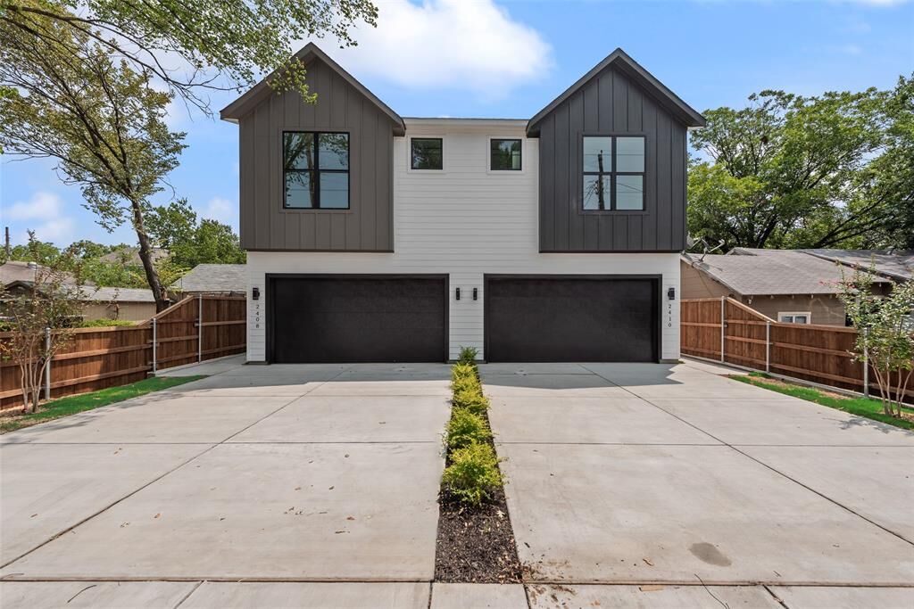 Property Photo: 2410 Boyd Street TX 75224