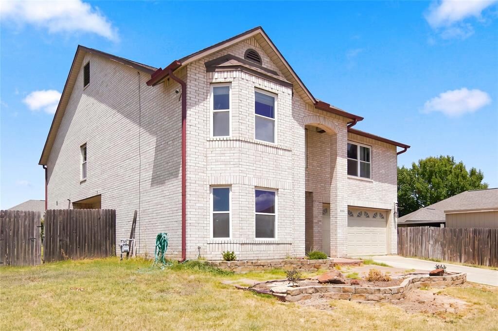 Property Photo: 5312 Dillon Circle TX 76137