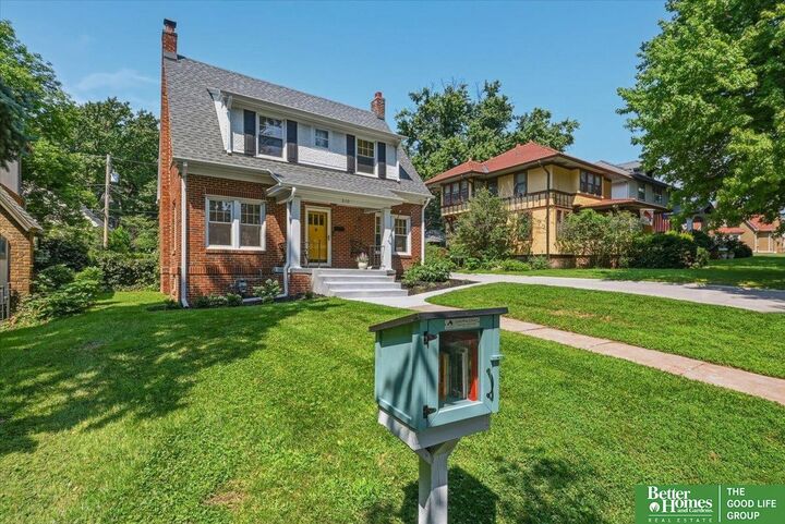 Property Photo: 510 S 51st Avenue NE 68106