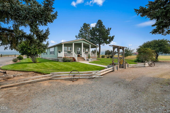 Property Photo:  4243 NW Gerke Road  OR 97754 