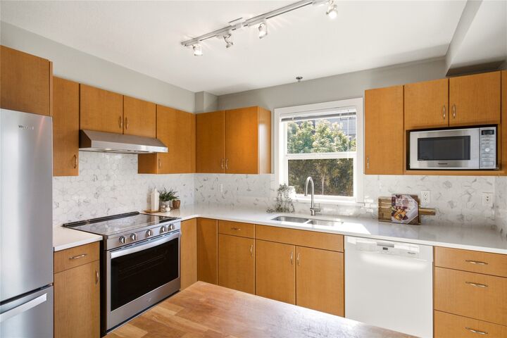 Property Photo: 563 Yates Road 215 BC V1V 2V3