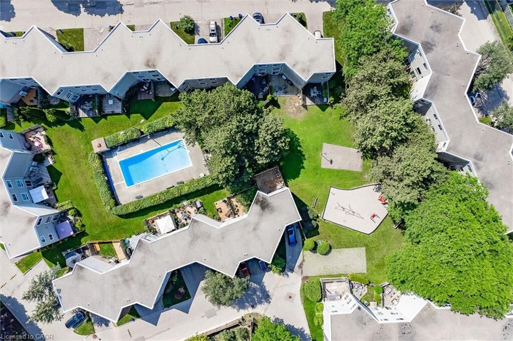 Property Photo:  60 Elmsdale Drive 25  ON N2E 2G4 