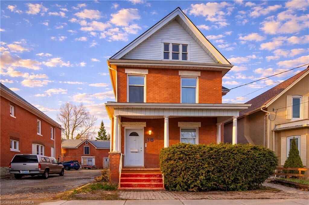 Property Photo:  38 Nelson Street  ON N3T 2M8 