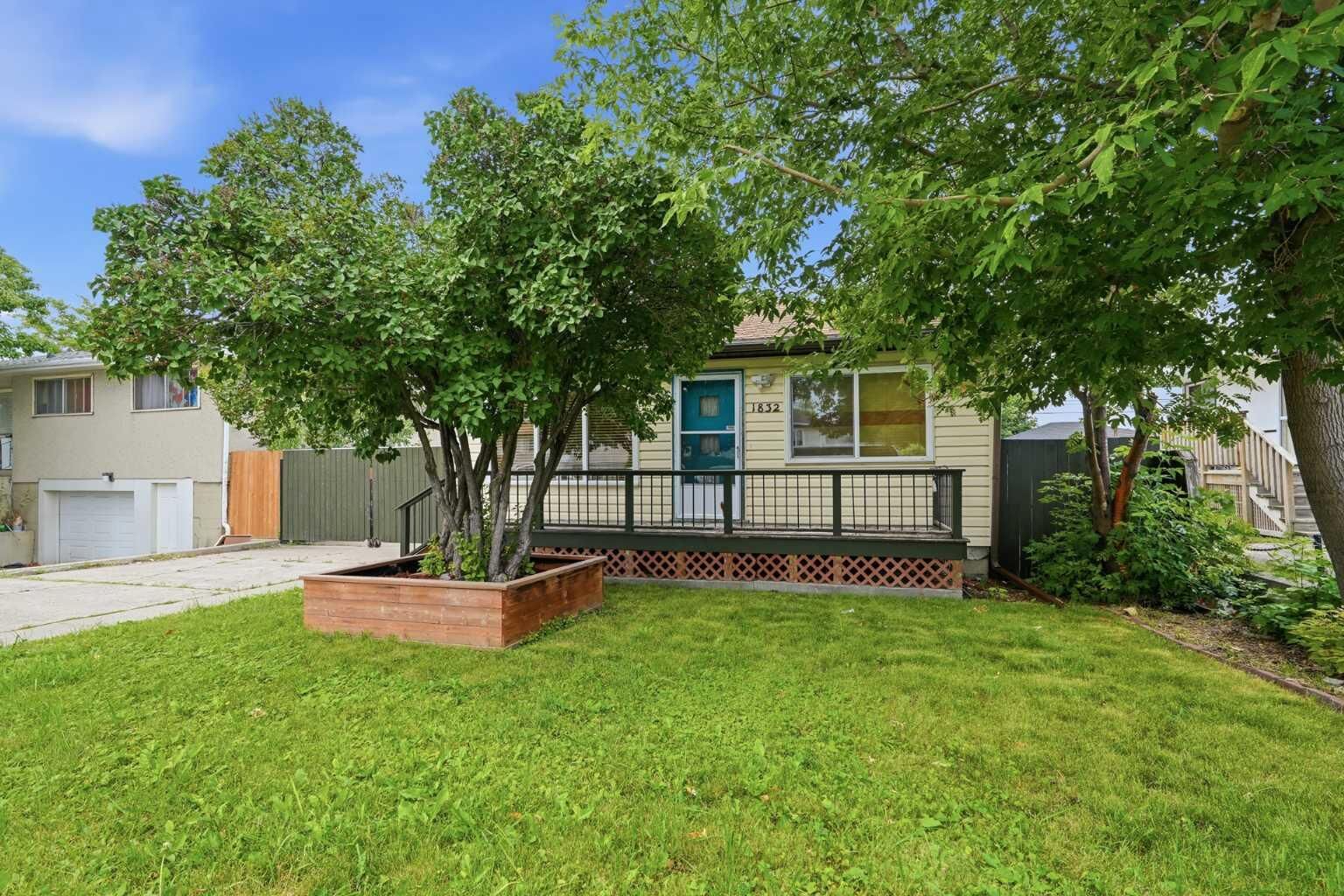 Property Photo:  1832 43 Street SE  AB T2B 1G9 