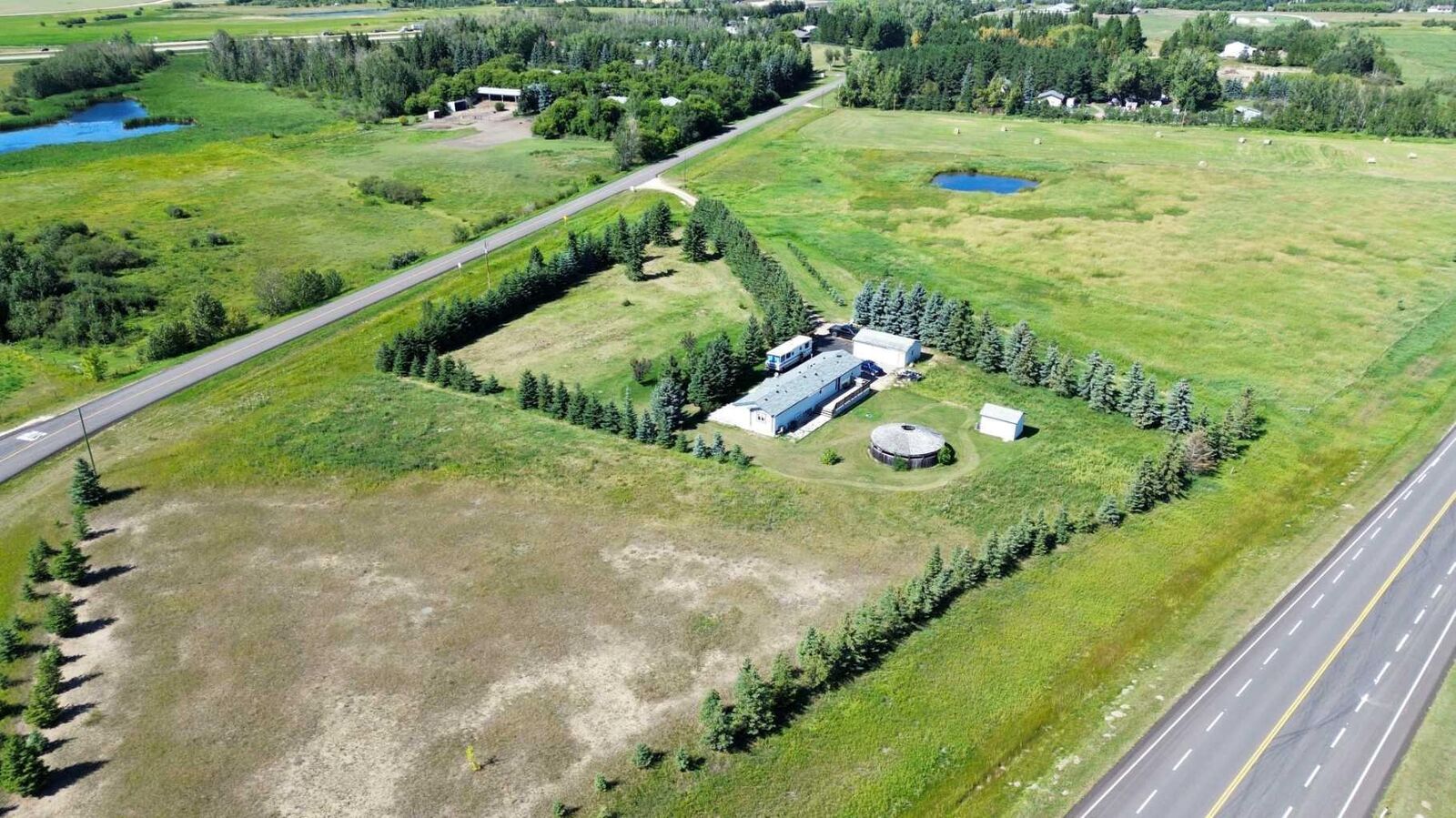 Property Photo: 41113 Range Road 263 AB T4L 0A1
