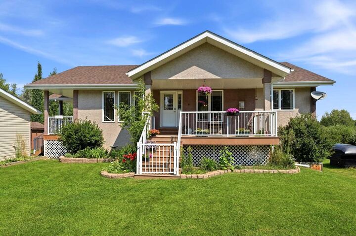 Property Photo: 16 Sunnyside Drive AB T0C 2J0