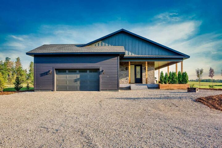 Property Photo: 4141 Township Road 340 4 AB T0M 1C0