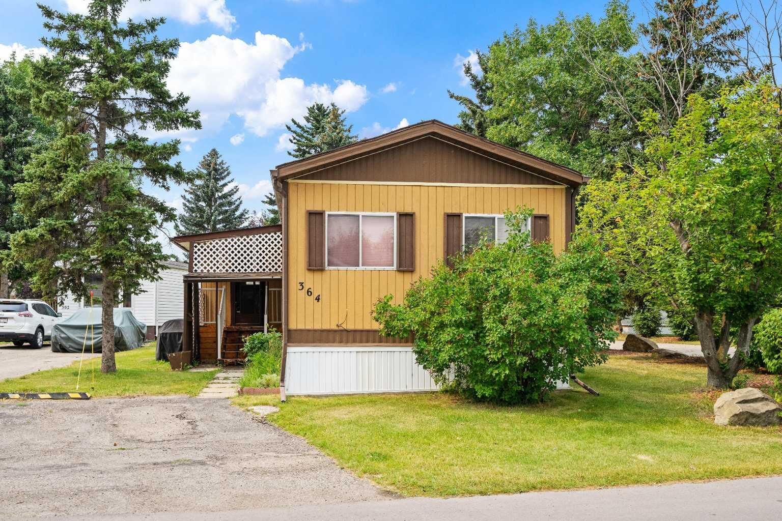 Property Photo:  364 Burroughs Circle NE  AB T1Y 6K3 