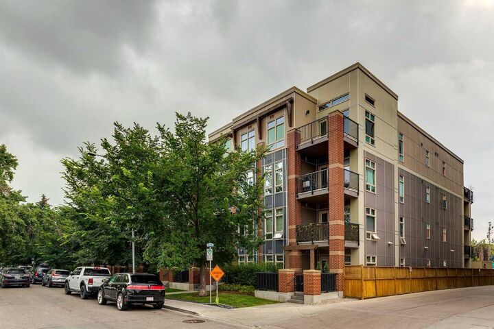 323 20 Avenue SW 208 — photo 1