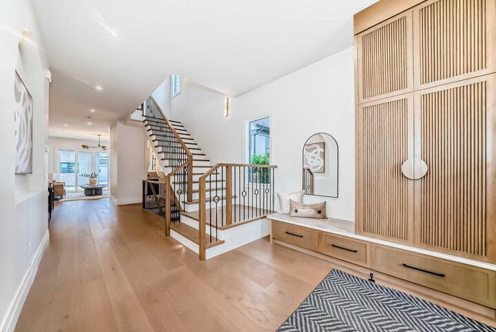 Property Photo: 1610 49 Avenue SW AB T2T 2T7