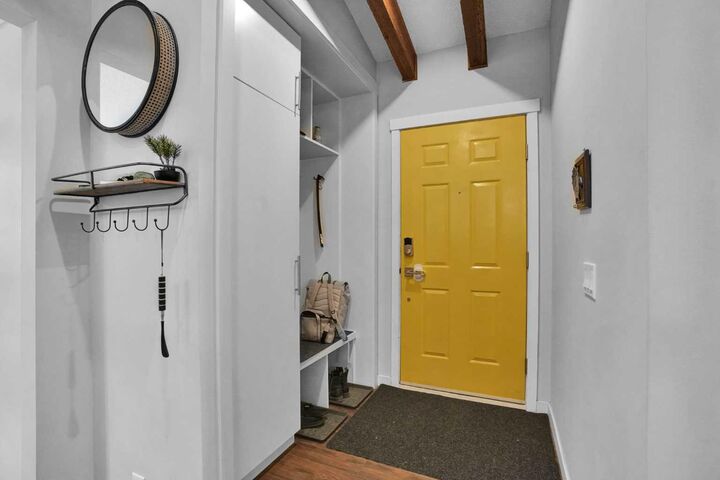 Property Photo:  36 Coach Manor Rise SW  AB T3H 1C4 