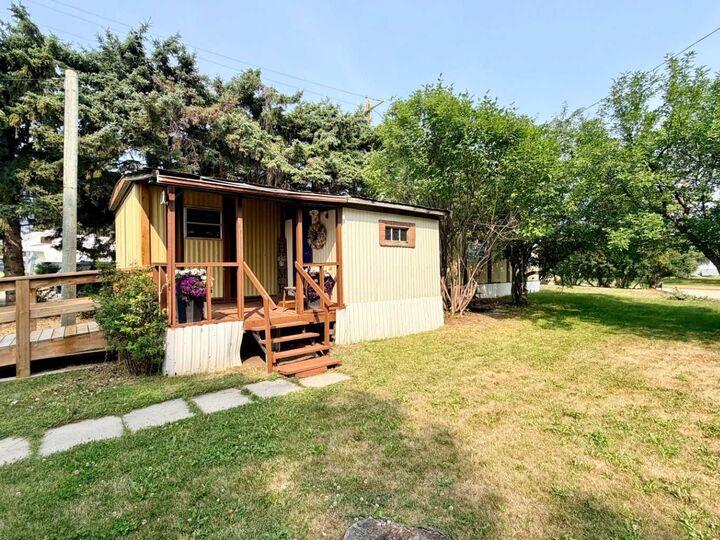 Property Photo: 5039 51 Avenue AB T0M 0M0
