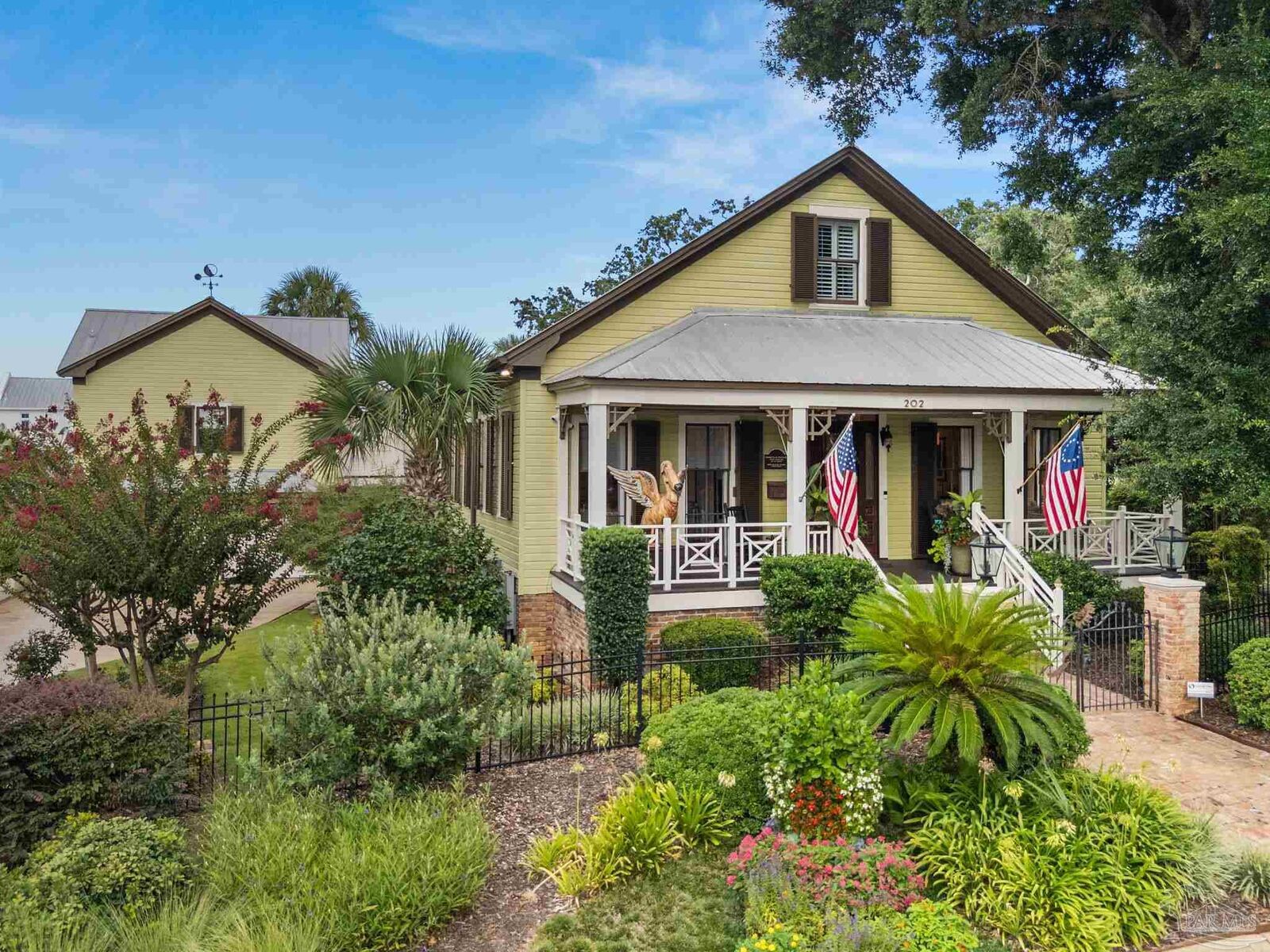 Property Photo:  202 Cevallos St  FL 32502 