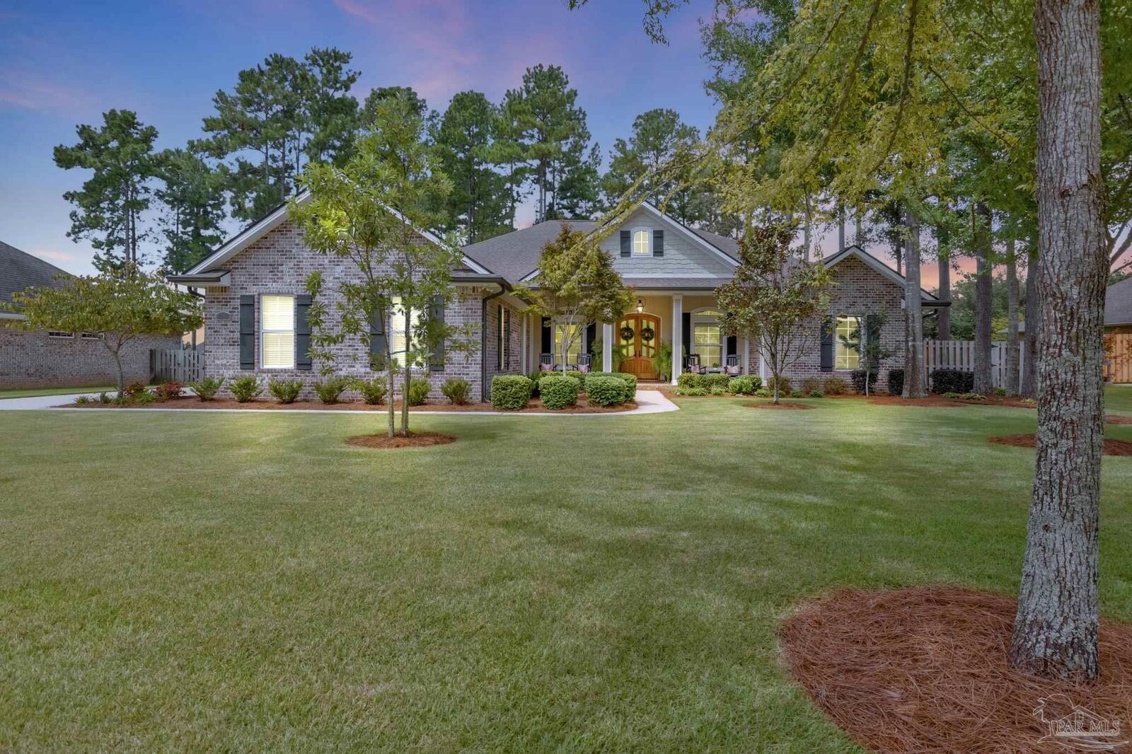 Property Photo: 5905 Augustine Dr FL 32571