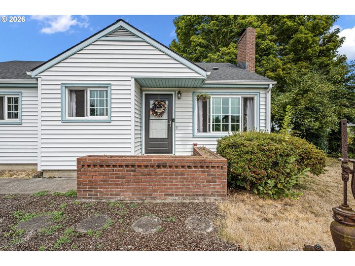 Property Photo: 4027 Concord St OR 97402