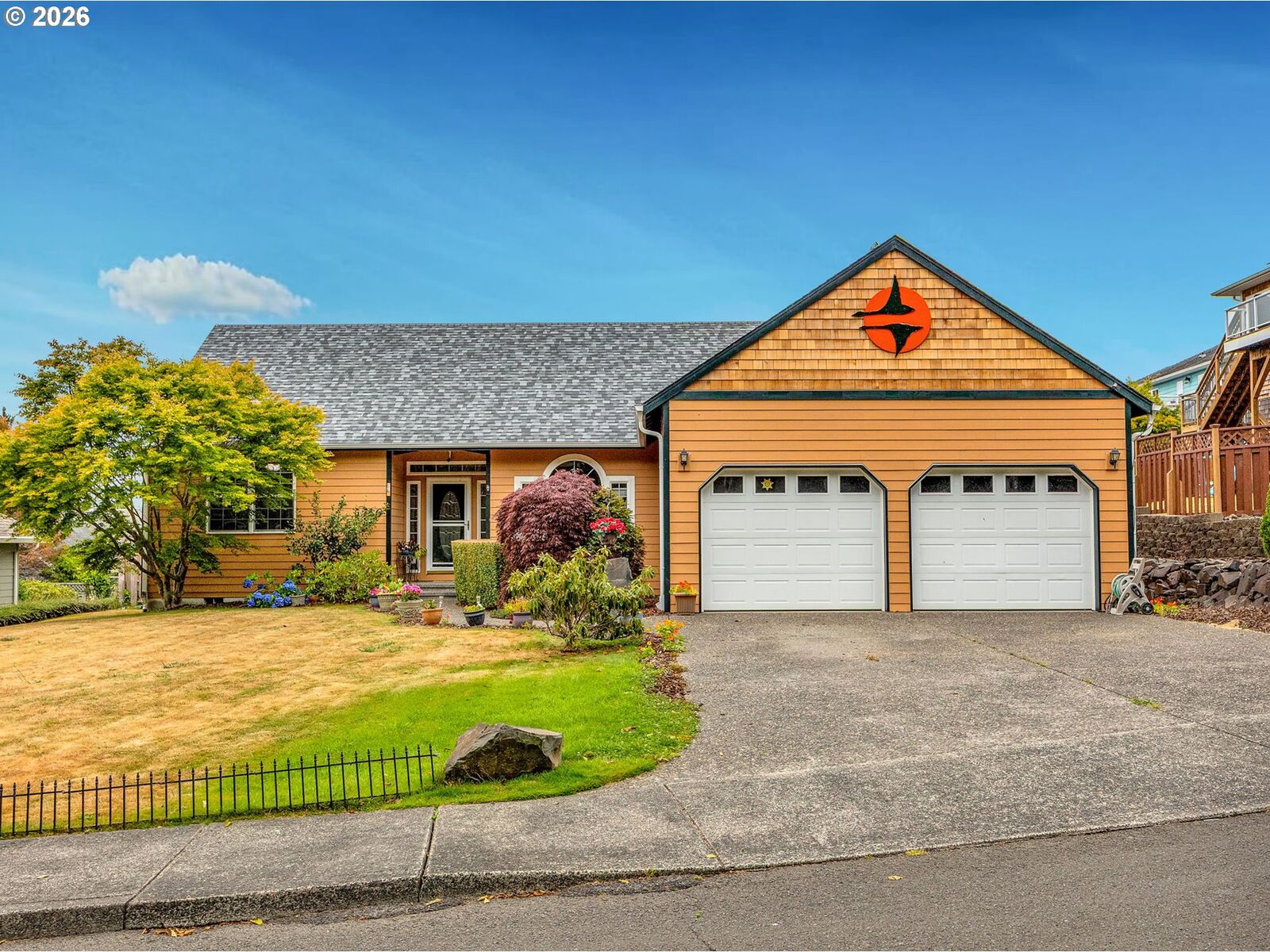 Property Photo:  1720 Cooper St  OR 97138 